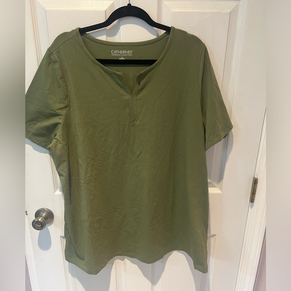 Catherines Suprema Collection size 1X 18/20W Short Sleeved V Collar Shirt